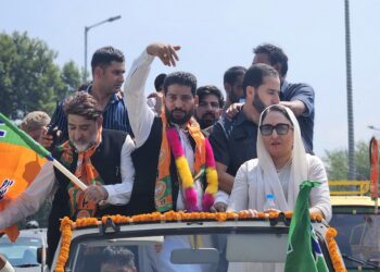 Dr Andrabi joins BJP Lal Chowk Candidate Engineer Aijaz Hussain in a mega rally from Balhama to DC Office