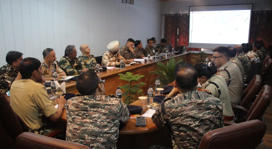 ADGP L&O J&K (SPNO) chairs security & election review meeting in District Shopian
