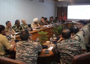 ADGP L&O J&K (SPNO) chairs security & election review meeting in District Shopian