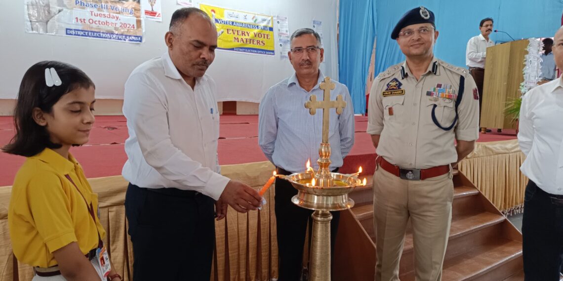 CEO visits Samba; reviews election preparedness, attends SVEEP event