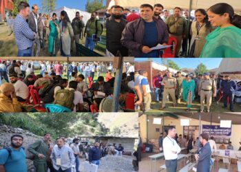DEO Kupwara, Election Observers meticulously supervise dispatch of Poll parties, election material