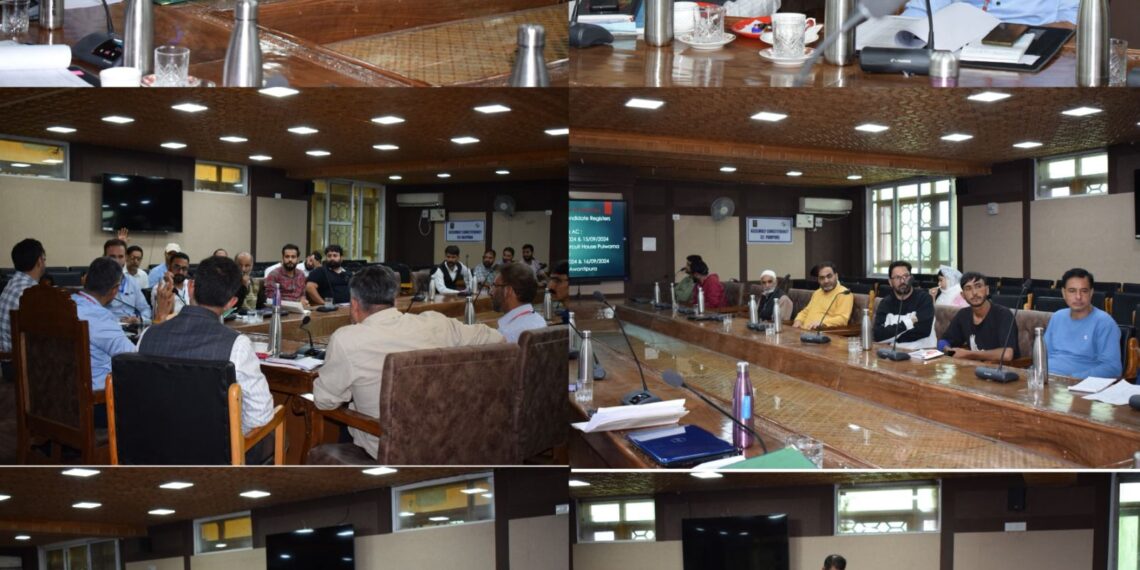 EO Pulwama holds meeting with Candidates, their Representatives and Representatives of various Political Parties
