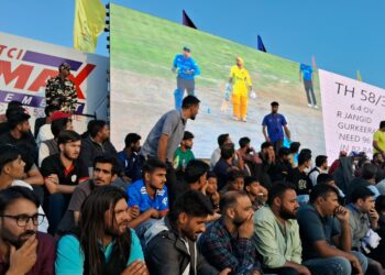 Legends League Cricket Debuts in Srinagar with Enthusiastic Spectators