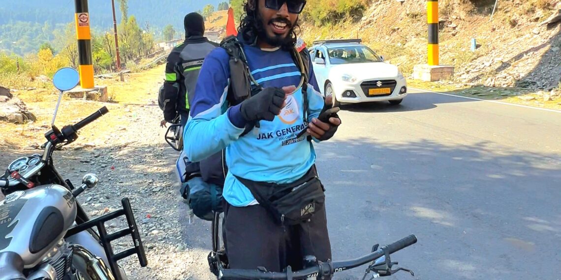 One Wheel, One Dream: Kerala’s Saneed on a 3600 km Bicycle Journey from Kanyakumari to Kashmir