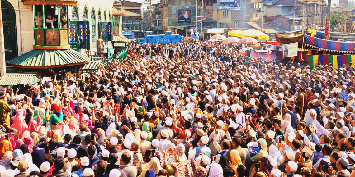 Holy Relic of Sheikh Syed Abdul Qadir Jeelani (RA) Displayed During Urs at Srinagar