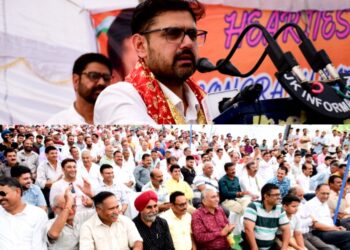 Satish Sharma receives rousing reception at Jammu