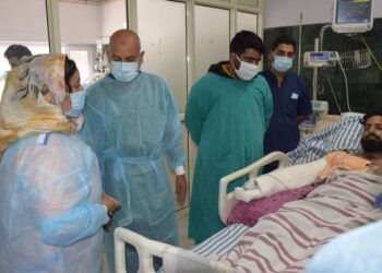 Sakeena Masood visits SKIMS, takes stock of well being of injured persons of Gagangeer attack