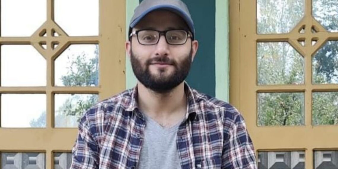 Shopkeeper’s son in Kulgam cracks KAS exam with 58th rank