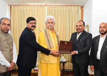 CEO J&K P. K. Pole met the Lieutenant Governor Shri Manoj Sinha at Raj Bhawan today