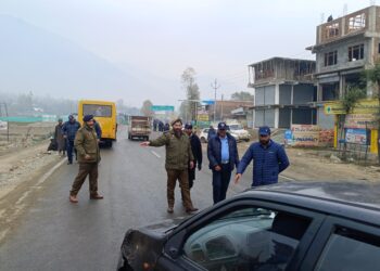 SSP Traffic Rural Launches Crackdown on Violations, Road Hazards, and Obstructions in Ganderbal