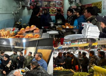 Ganderbal: Admin, Police conduct market checking in Kangan