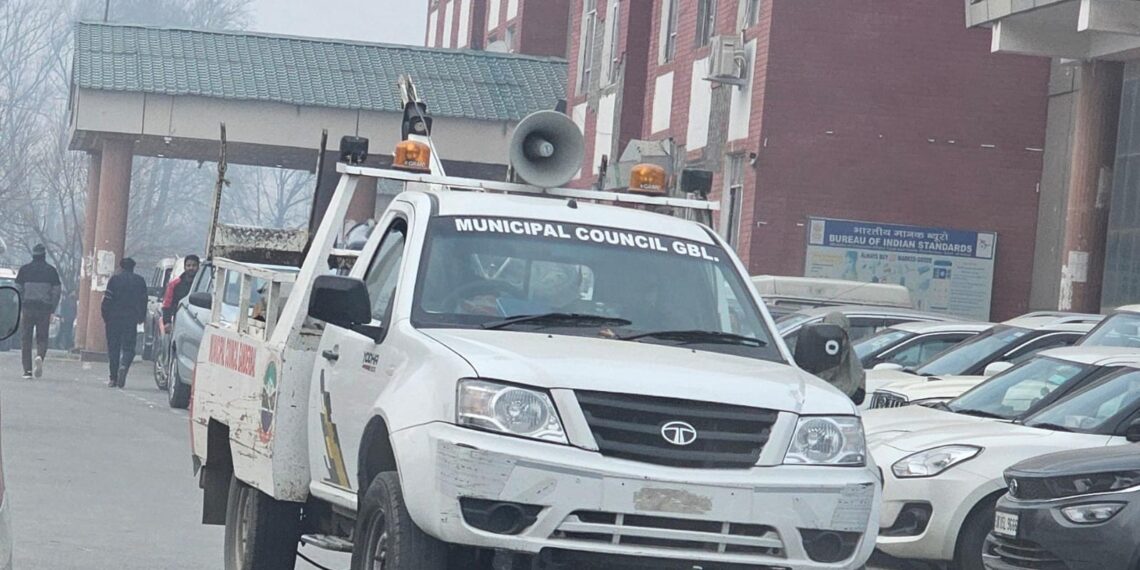 Towing van of MC Ganderbal operating illegally 