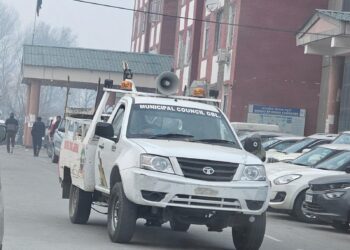 Towing van of MC Ganderbal operating illegally 