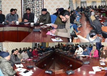Weekly Block Diwas: DC Ganderbal listens to public grievances at Manasbal