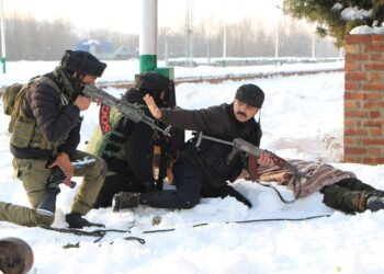 Ahead of Delhi-Srinagar railway connectivity, Kulgam police conduct mock drill at Qazigund Railway Station