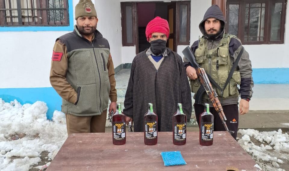 Police arrests drug peddler in Tral, psychotropic substance recovered