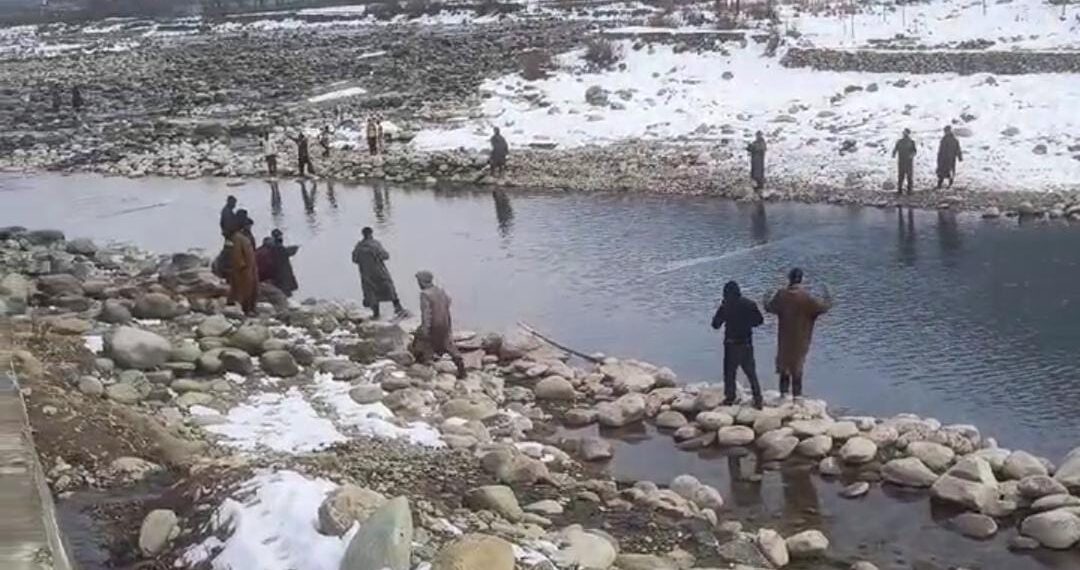 Illegal Fishing Threatens Ecosystem in Ganderbal’s Nallah Sindh