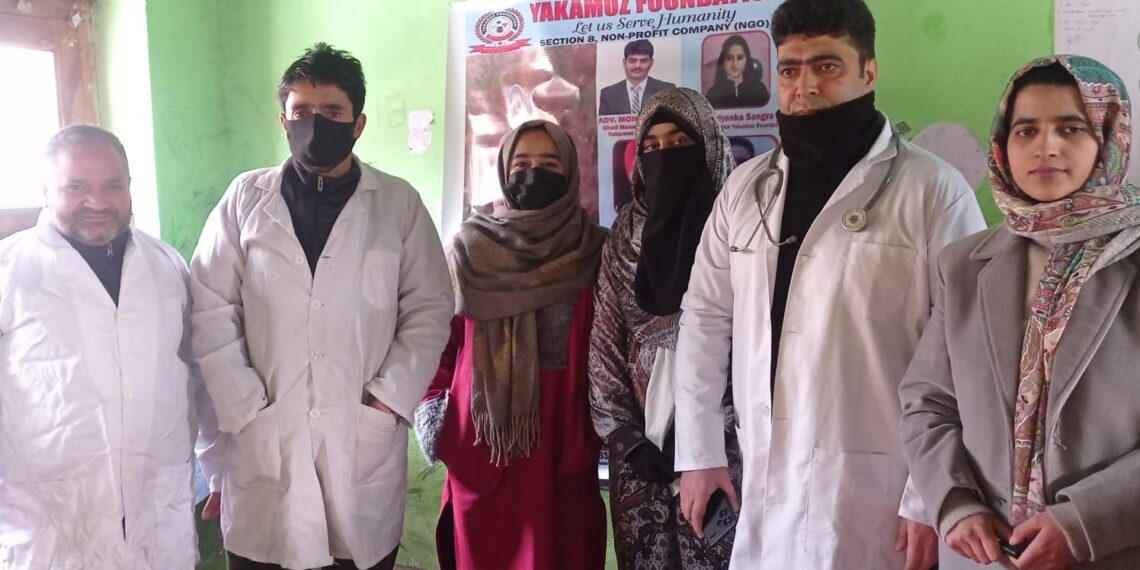 AYUSH & Yakamoz Foundation Organize Free Medical Camp in Tral