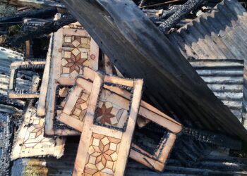 Timber worth lakhs of rupees gutted in Kulgam blaze