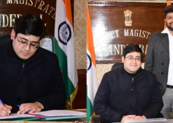 Jatin Kishore assumes charge as DC Ganderbal