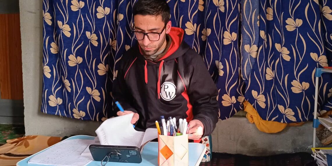 Turning Setbacks into Comebacks: Ganderbal’s Hilal Ahmad Shah Shines with 98.02 Percentile in JEE Mains