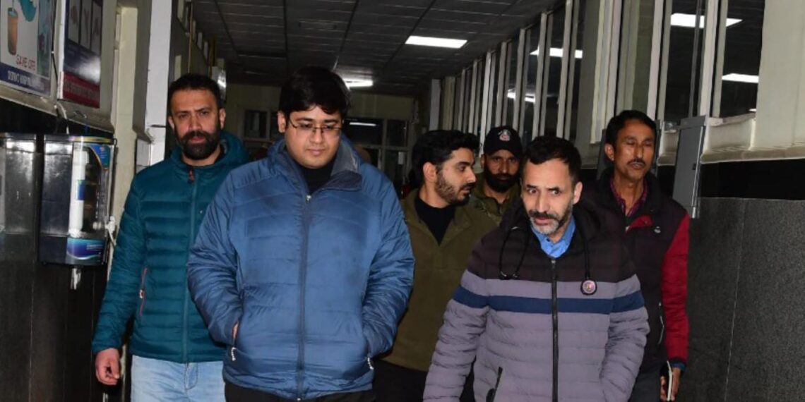 DC Ganderbal conducts surprise inspection of District Hospital