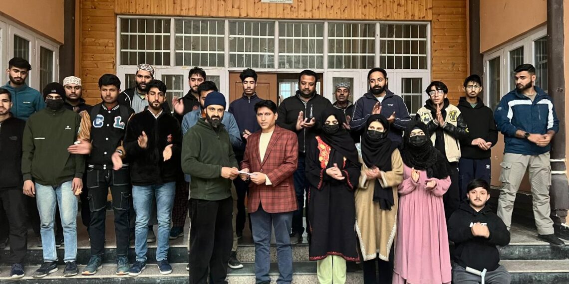 VSB International & Krishna Traders Extend Generous Support to Education in Karnah
