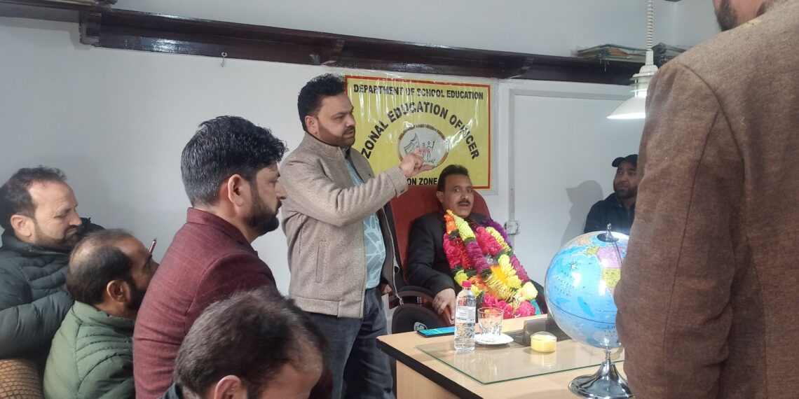 Mohd Azad Lone Bids Farewell to Awantipora, Assumes Charge as Zonal Education Officer Sumbal