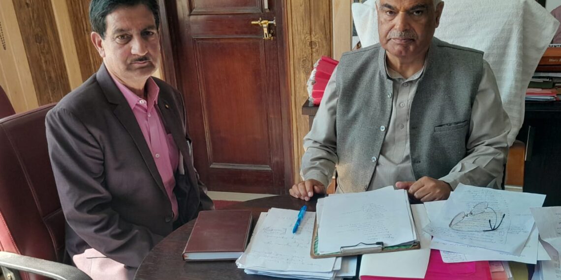 BJP Senior Leader Mohammad Amin Shah Meets Ashok Kaul to Discuss Strengthening of BJP Unit Ganderbal