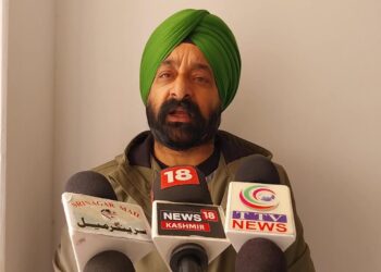 Dr. Harbakash Singh stresses responsible use of funds & environmental considerations during Tral visit