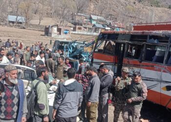 Tragedy in Ganderbal: 3 Tourists, Driver Dead, 17 Injured in Road Accident