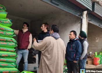 Agriculture Dept Cracks Down on Misbranded Fertilizers in Ganderbal, Seizes 50 Quintals