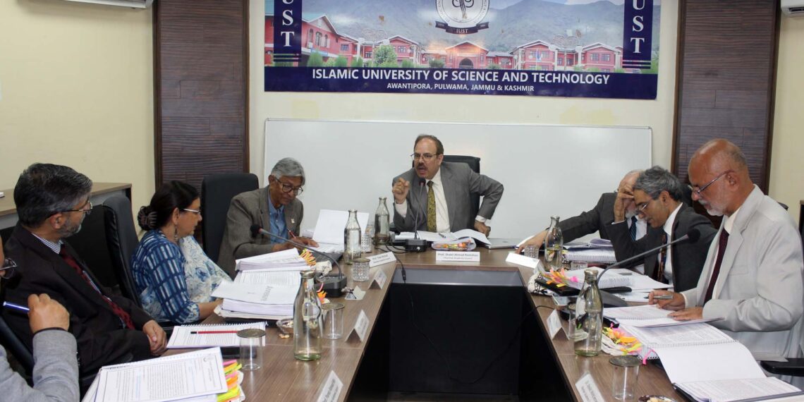 IUST convenes 10th Academic Council, approve significant initiatives