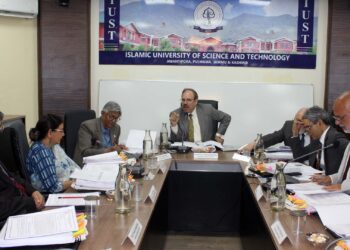 IUST convenes 10th Academic Council, approve significant initiatives