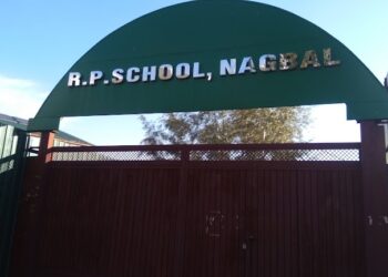 No School Bus for Main Town Students: Ganderbal Parents Slam R.P. School Nagbal for Ignoring Basic Transport Needs