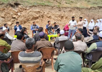 DDC member Manzoor Ganai chairs Gram Sabha at Lam Village in Aripal Tral