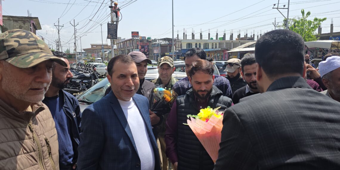 MLA Gulmarg Farooq Ahmad Shah Holds Public Darbar at Kunzer, Reviews Development Projects