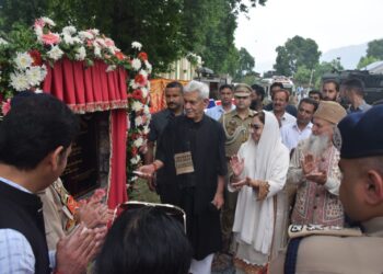 LG Manoj Sinha lays foundation stone for the Guest House in Dargah Hazratbal Complex in presence of Waqf Chairperson Dr Andrabi