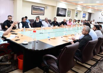 Chief Minister chairs meeting of trader’s delegation, KTMF highlights issues for redressal