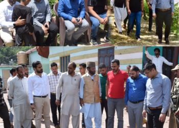 DC Poonch visits shelling hit areas in Mandi and Haveli, assesses damage to property