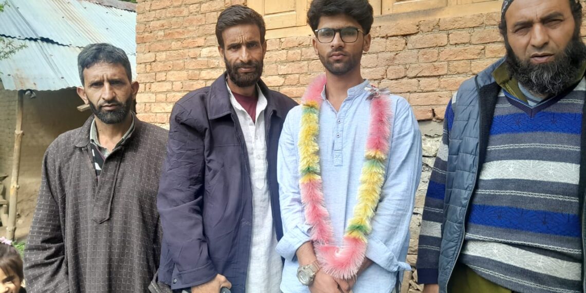Young Tral Student Overcomes Adversity to Excel in Class 12 Exams