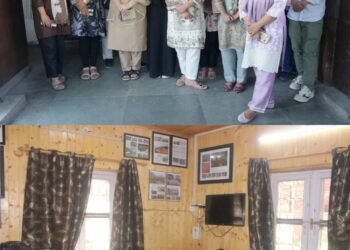 IUST’s media students visit Kashmir Observer, The Hindu offices 