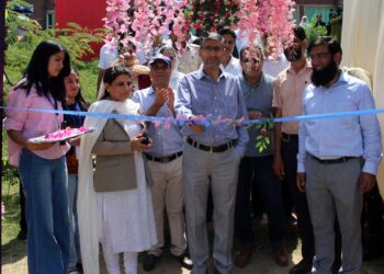 IUST Organizes Open Day; Welcomes Over 3000 Students from Across Kashmir