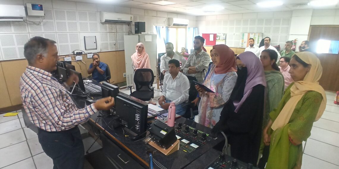 IUST’s Media Students Visit Doordarshan Kendra Srinagar for Industry Exposure