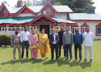 DJMC IUST holds community outreach program at GDC Anantnag