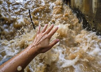 Tragedy in Ganderbal: Woman Drowns in Power Canal, Rescue Operation Ongoing