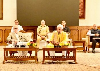 Lieutenant Governor meets Political Leaders, discusses preparations for Shri Amarnath Ji Yatra