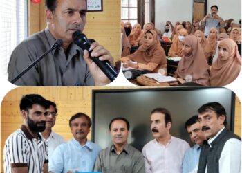 Director School Education Kashmir Visits Uri Sector