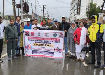 DYSSO Srinagar Flags Off Mega Cycling Rally under Fit India Initiative