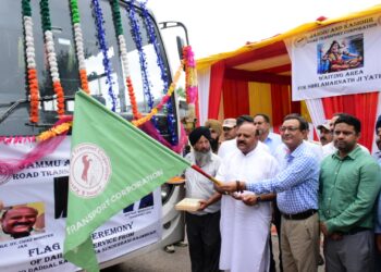 Dy CM flags off bus service from Jammu to Kalasara via Sunderbani